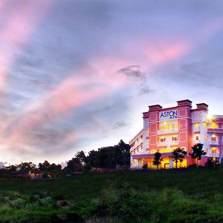 Aston Niu Manokwari Hotel&Conference Center Esterno foto