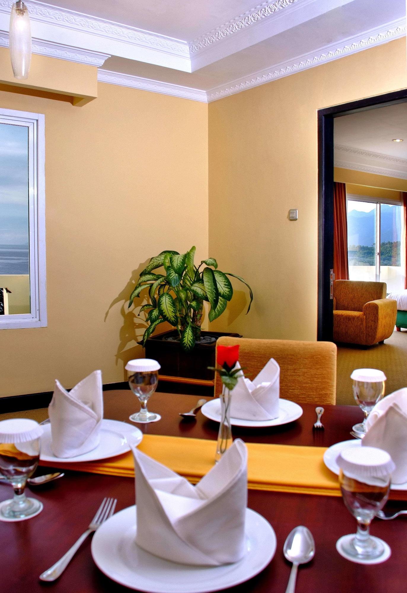 Aston Niu Manokwari Hotel&Conference Center Esterno foto