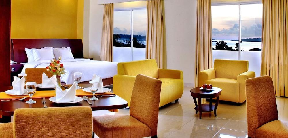Aston Niu Manokwari Hotel&Conference Center Esterno foto