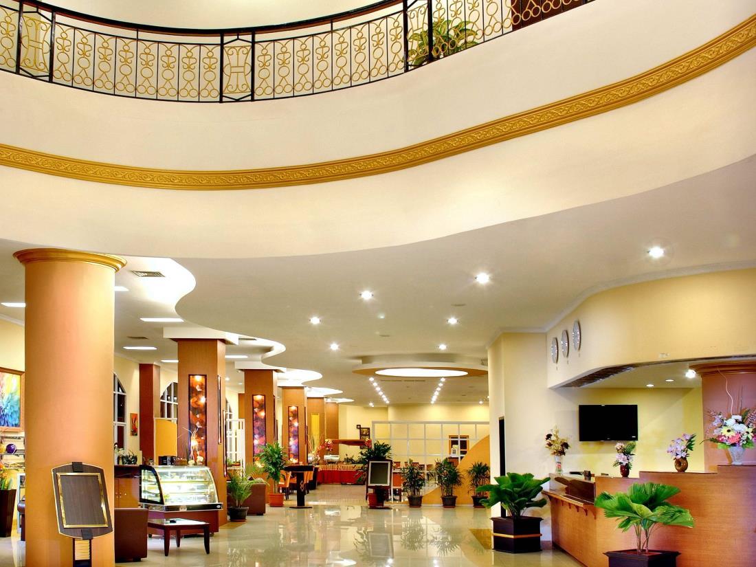 Aston Niu Manokwari Hotel&Conference Center Esterno foto