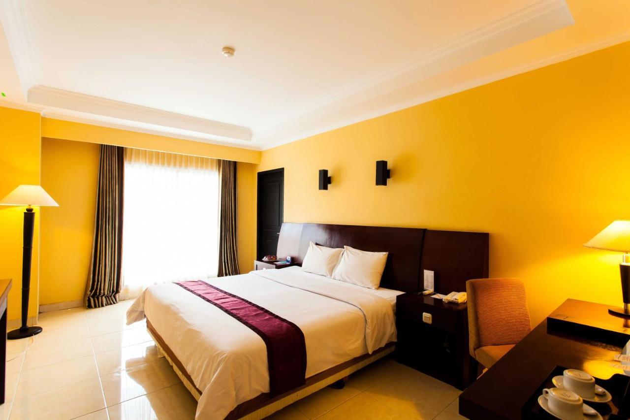 Aston Niu Manokwari Hotel&Conference Center Esterno foto